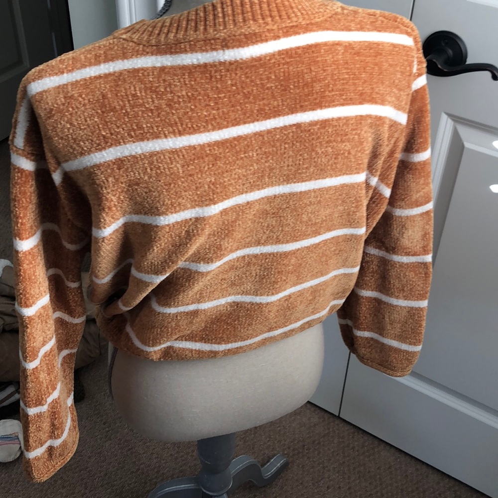 sweater - Picture 2 of 3